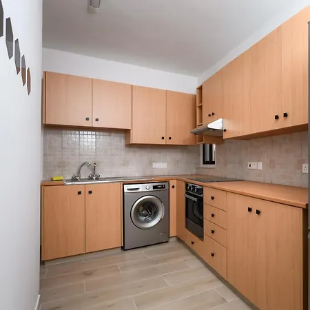 Carols Appartement Larnaca